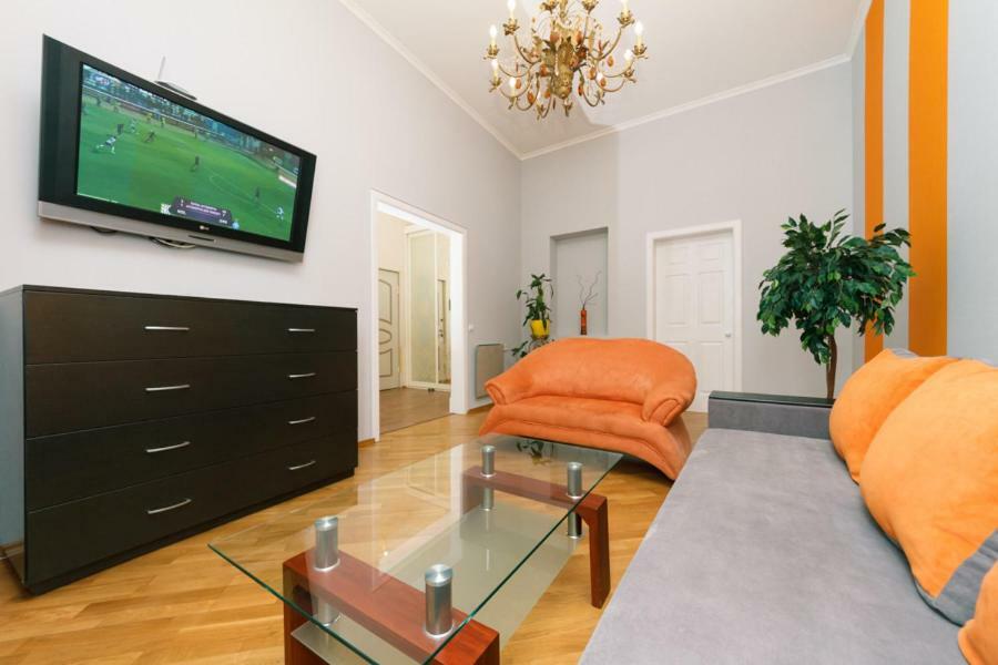 Apartments On Besarabka Kyiv Exterior foto