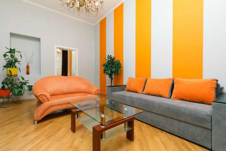 Apartments On Besarabka Kyiv Exterior foto